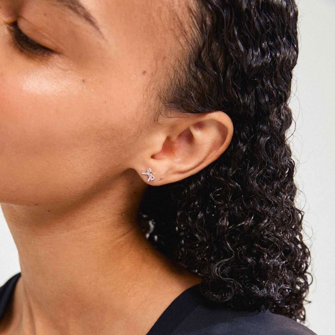 LYSANDRA Boucles d'Oreilles Mini Boucle - Plaqué Argent