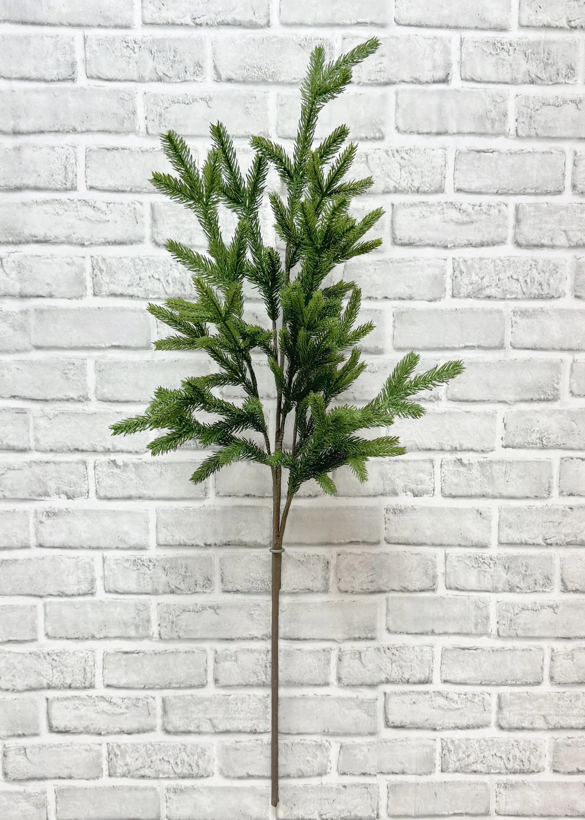 Branche d’épinette réaliste Fresh Touch – 36"