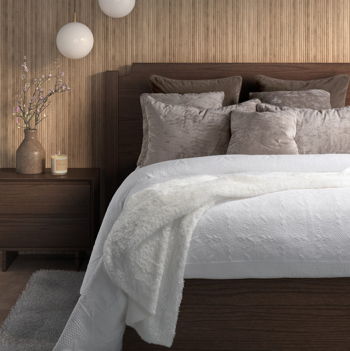 Carmen - Vintage White Quilt
