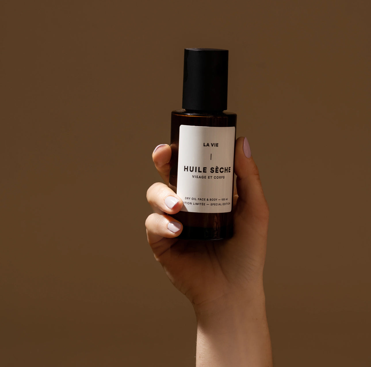 Dry oil for face and body