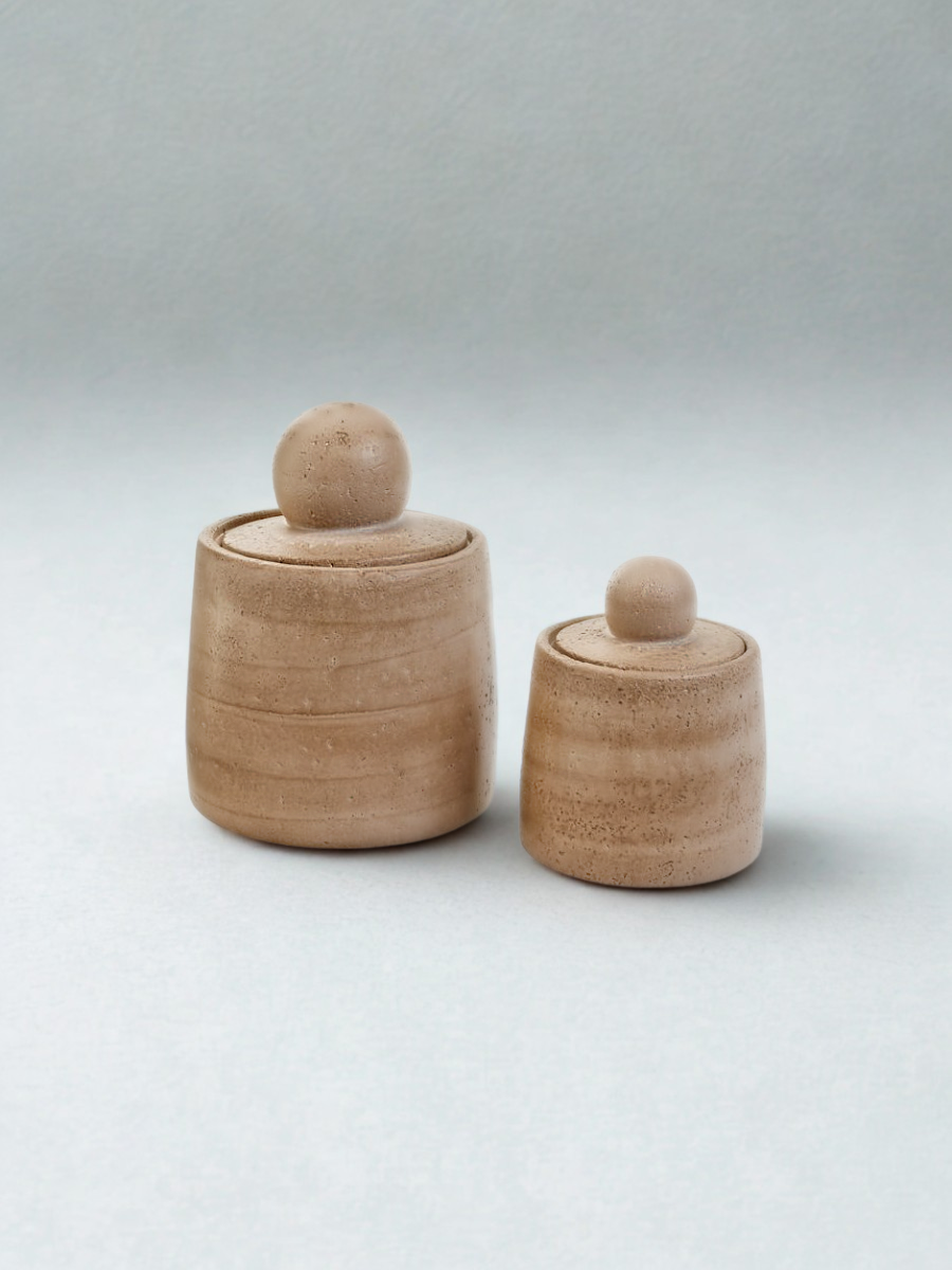 Decorative pot with travertine effect – Beige