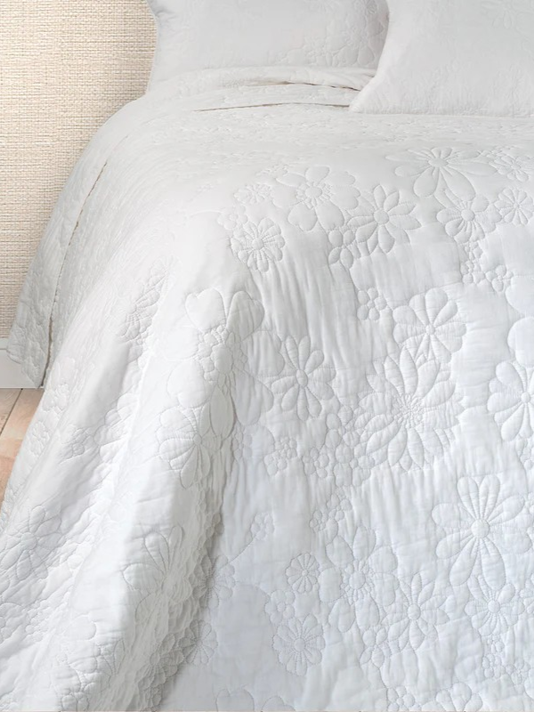 Flower - White quilted quilt