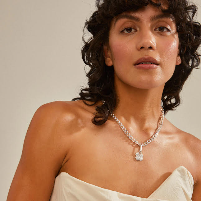 CHARM pendentif trèfle recyclé - plaqué argent