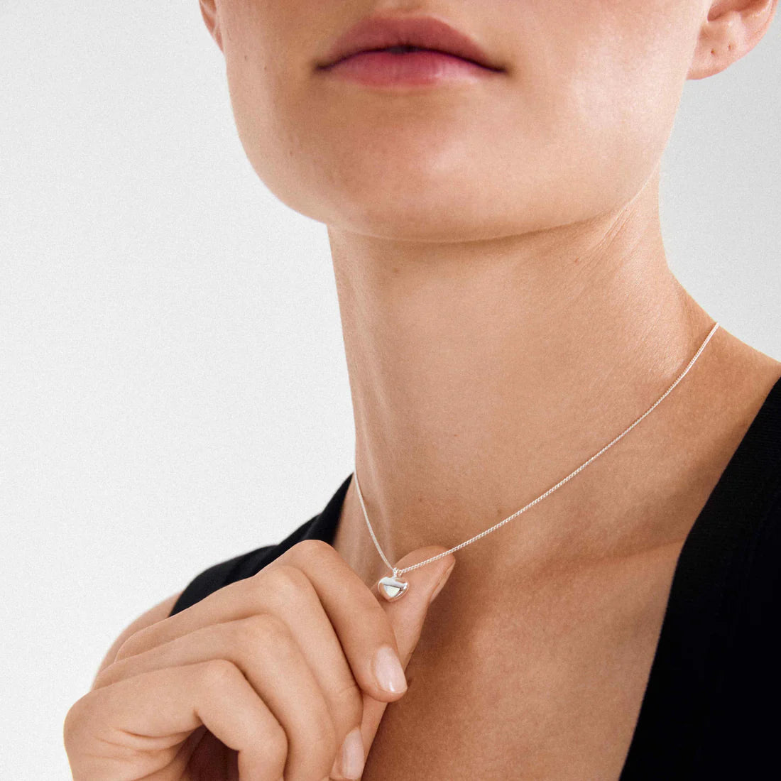 ARIN Heart Pendant Necklace