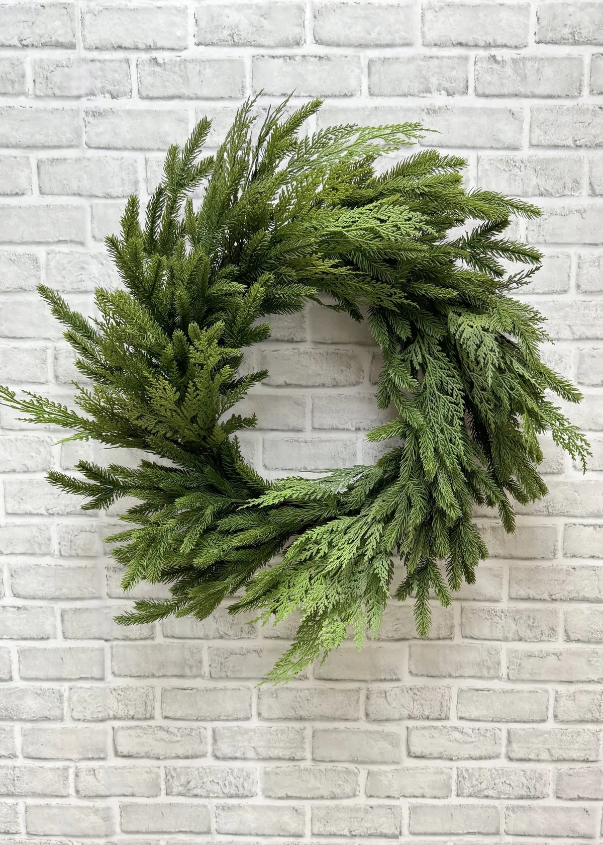 Couronne épinette & cèdre Fresh Touch – 28"