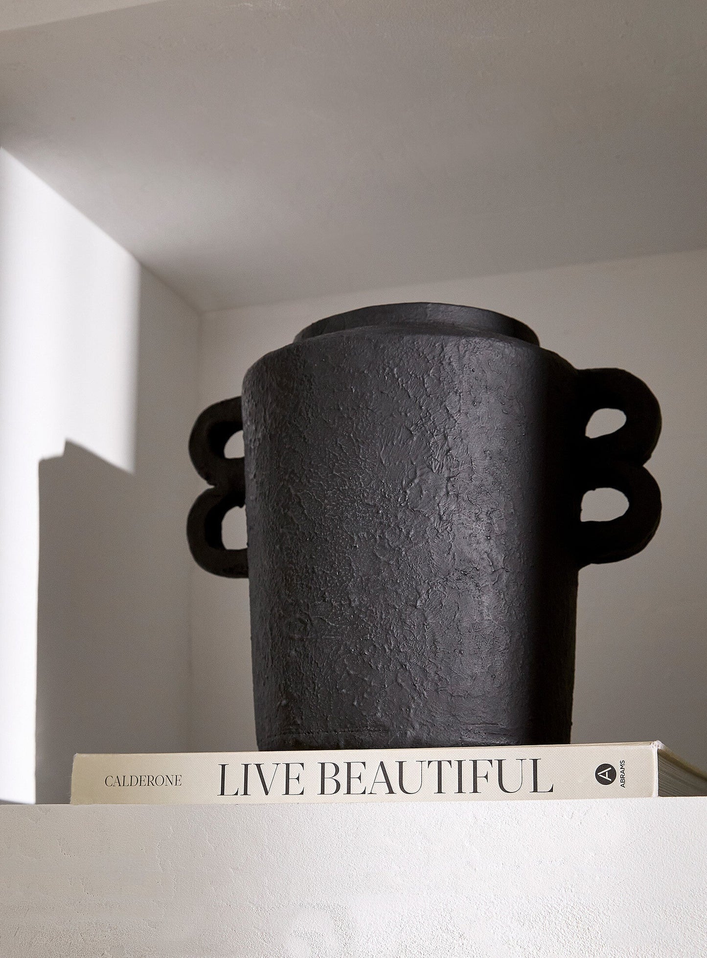 Vase Hercules Noir antique - Crusoë