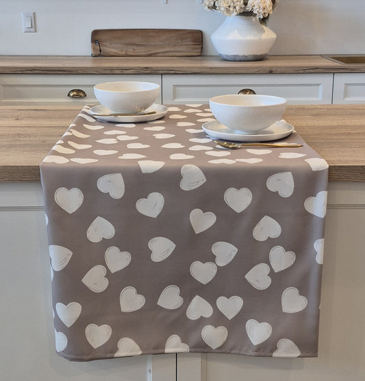 Aimée heart print tablecloth