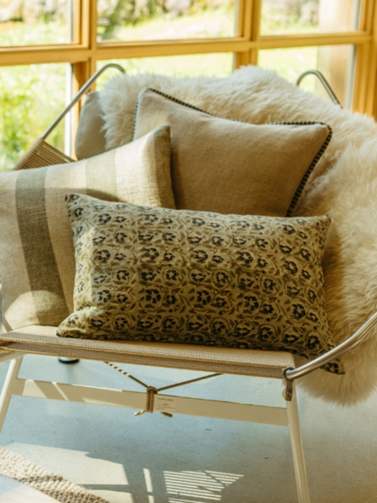 Fine striped linen cushion - Natural