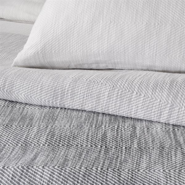 Fleetwood - Chevron Patterned Duvet Cover Set