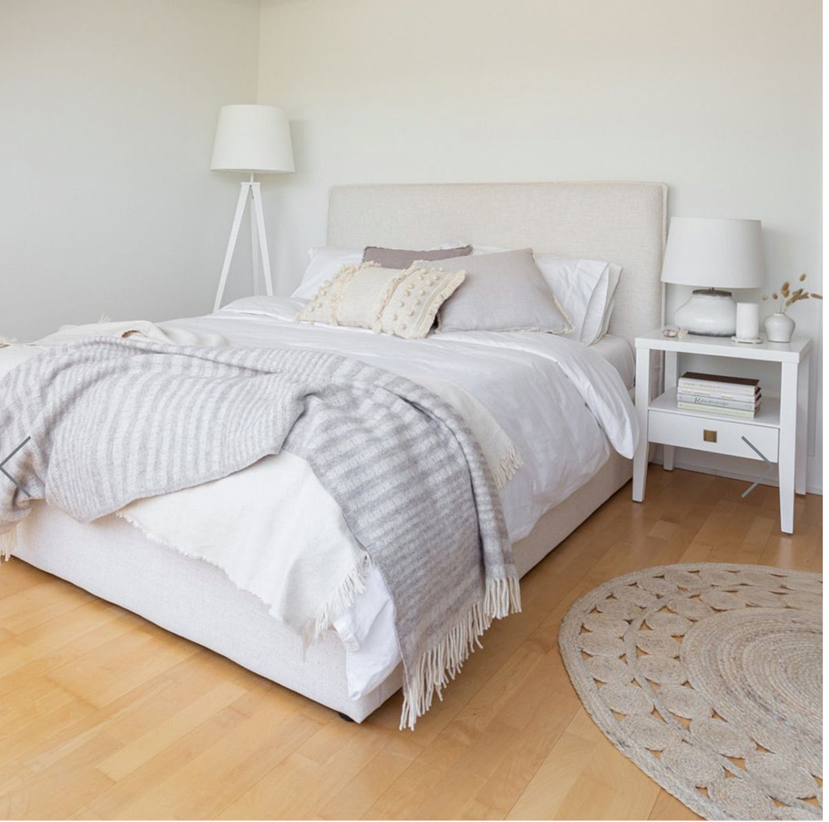 Julia Bed - Cream