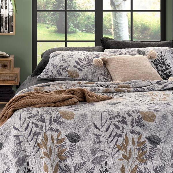 Lena - Foliage Print Quilt