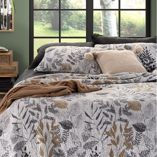 Lena - Foliage Print Quilt