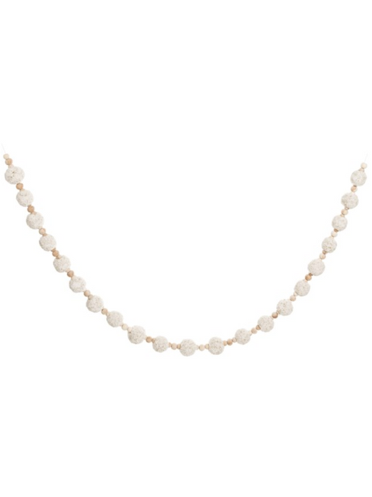 Guirlande fluffy avec pompons et perles – Ivoire et doré