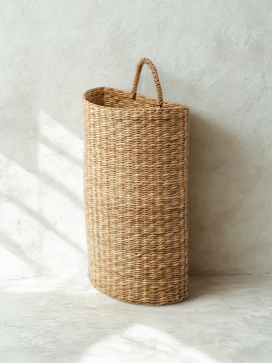 Panier suspendu en jonc de mer