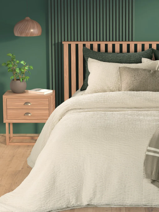 Barbara - Cream Textured Quilt