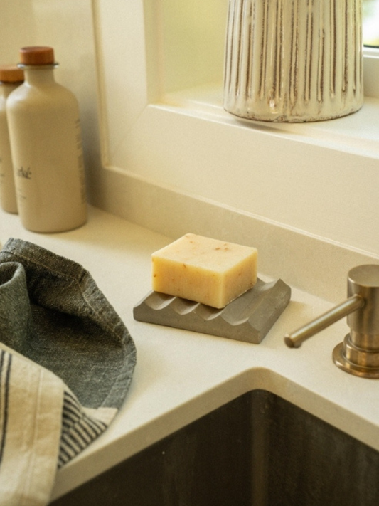 Porte‑savon Ripple en béton