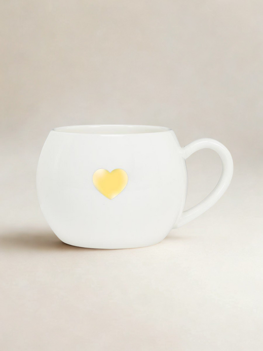 Round mug with golden heart 