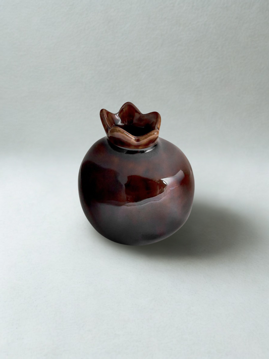 Decorative clay vase – Pomegranate, chestnut brown
