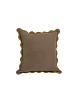 Coussin en coton à bordure festonnée Ginger