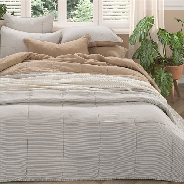 Tagliatelle - Taupe striped reversible quilt