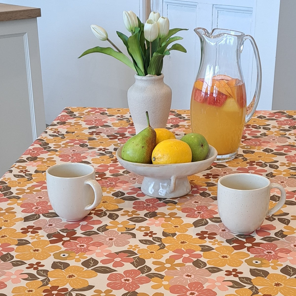 Alice - Flowery tablecloth