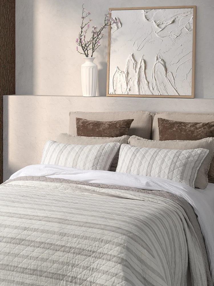 Chill - Striped Printed Quilt