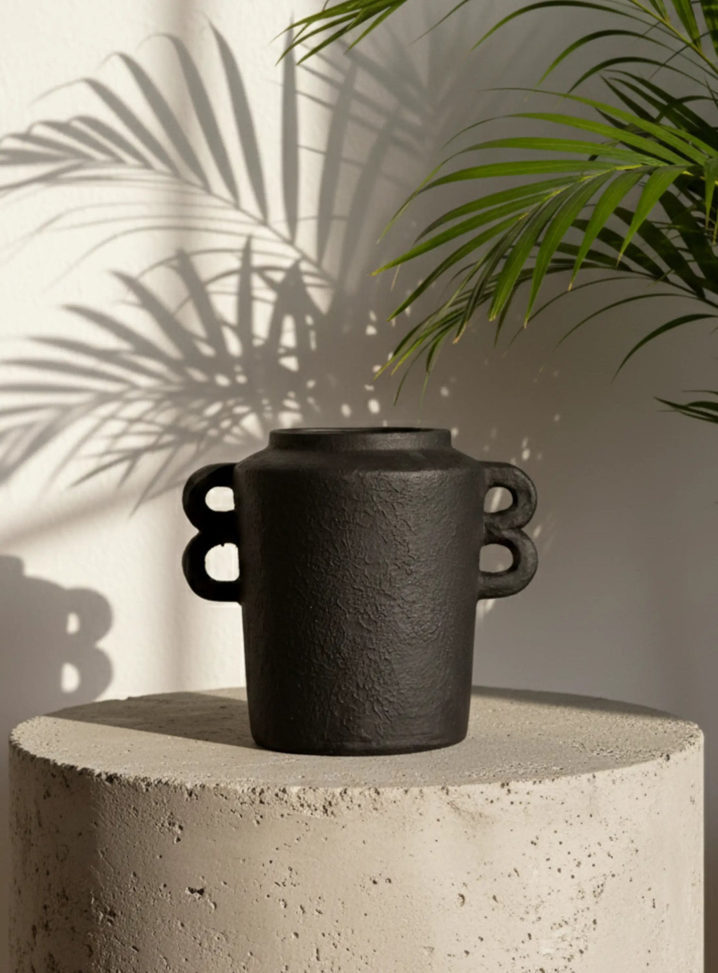 Vase Hercules Noir antique - Crusoë